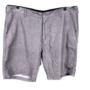 Billabong Men's Size 38 Gray Vertical Stripe Casual Walking Beach Summer Shorts‎